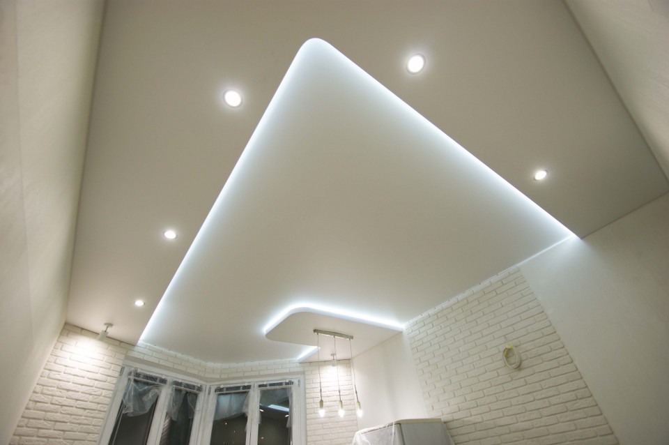 Заказать парящие натяжные потолки в г. Реутов